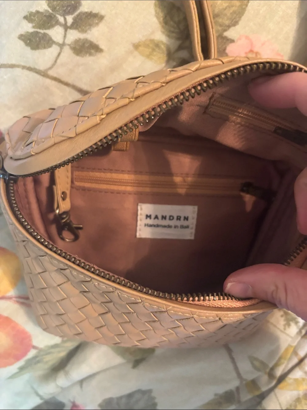 MANDRN Woven LeatherCrossbody Belt Bag — Tan Leather